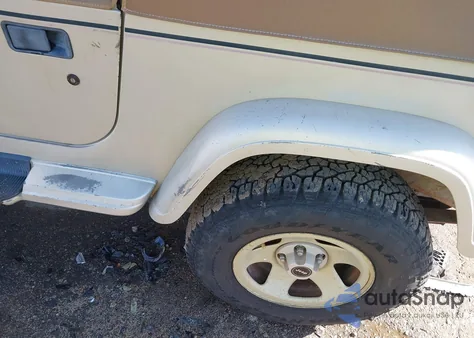 1992 Jeep Wrangler / Yj Sahara from USA, damaged, VIN 2J4FY49S2NJ548683